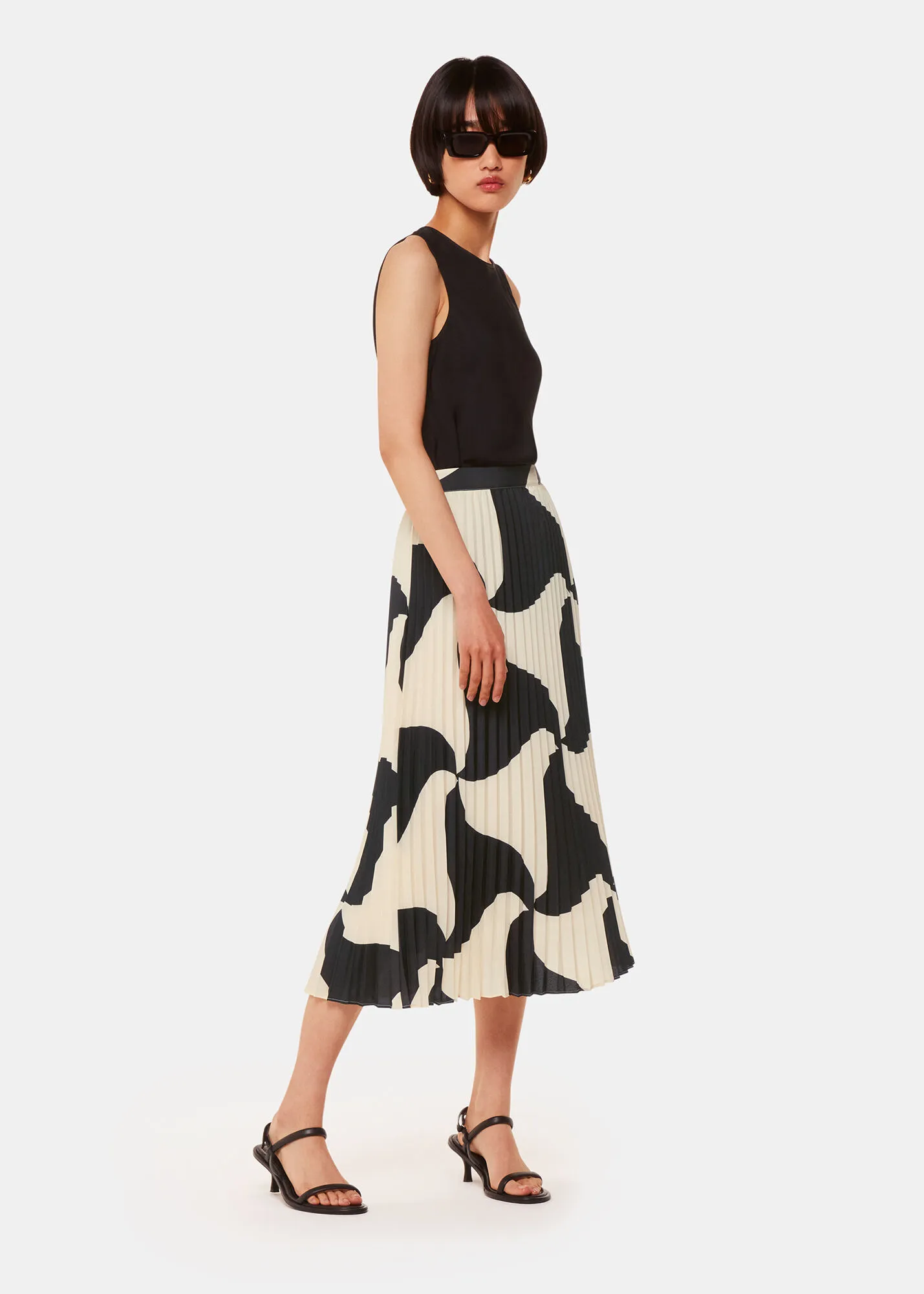 Black Triangle Swirl Pleated Skirt