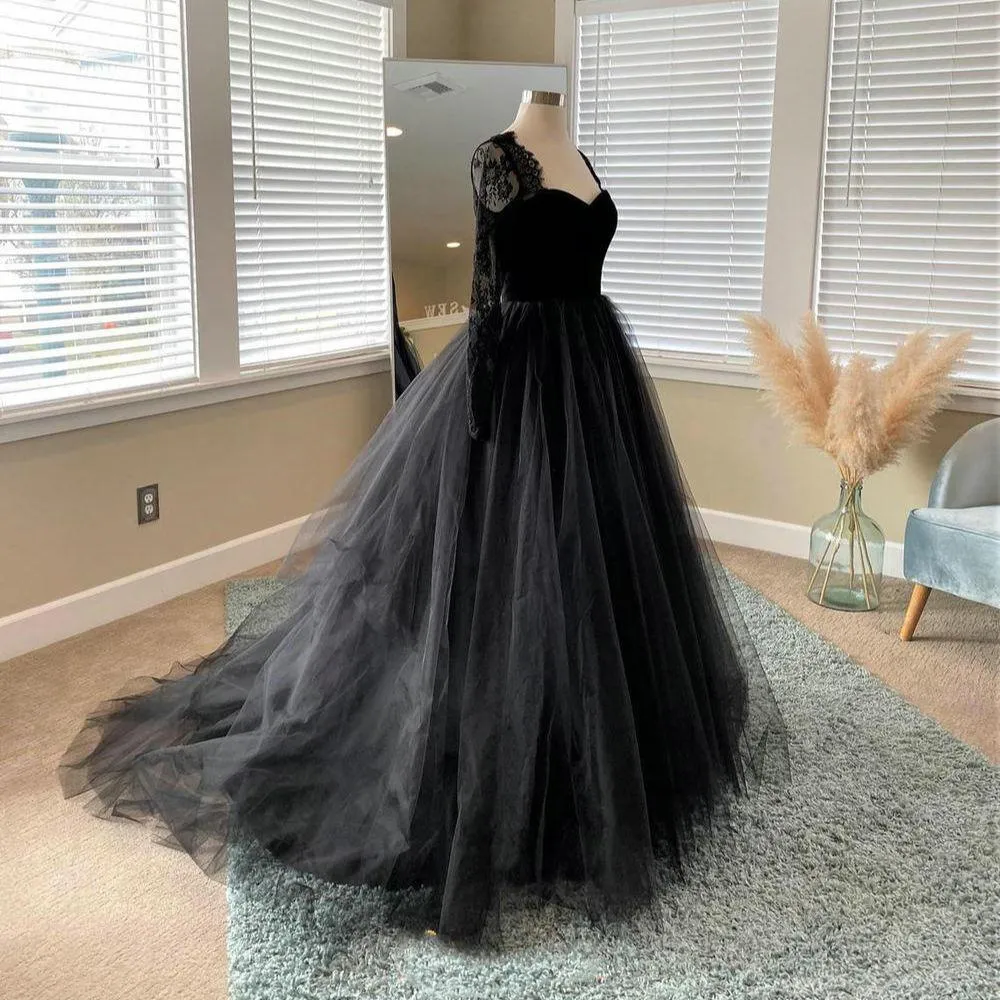 Gothic Long Sleeves Tulle Lace Appliques Sweep Eevening Gown