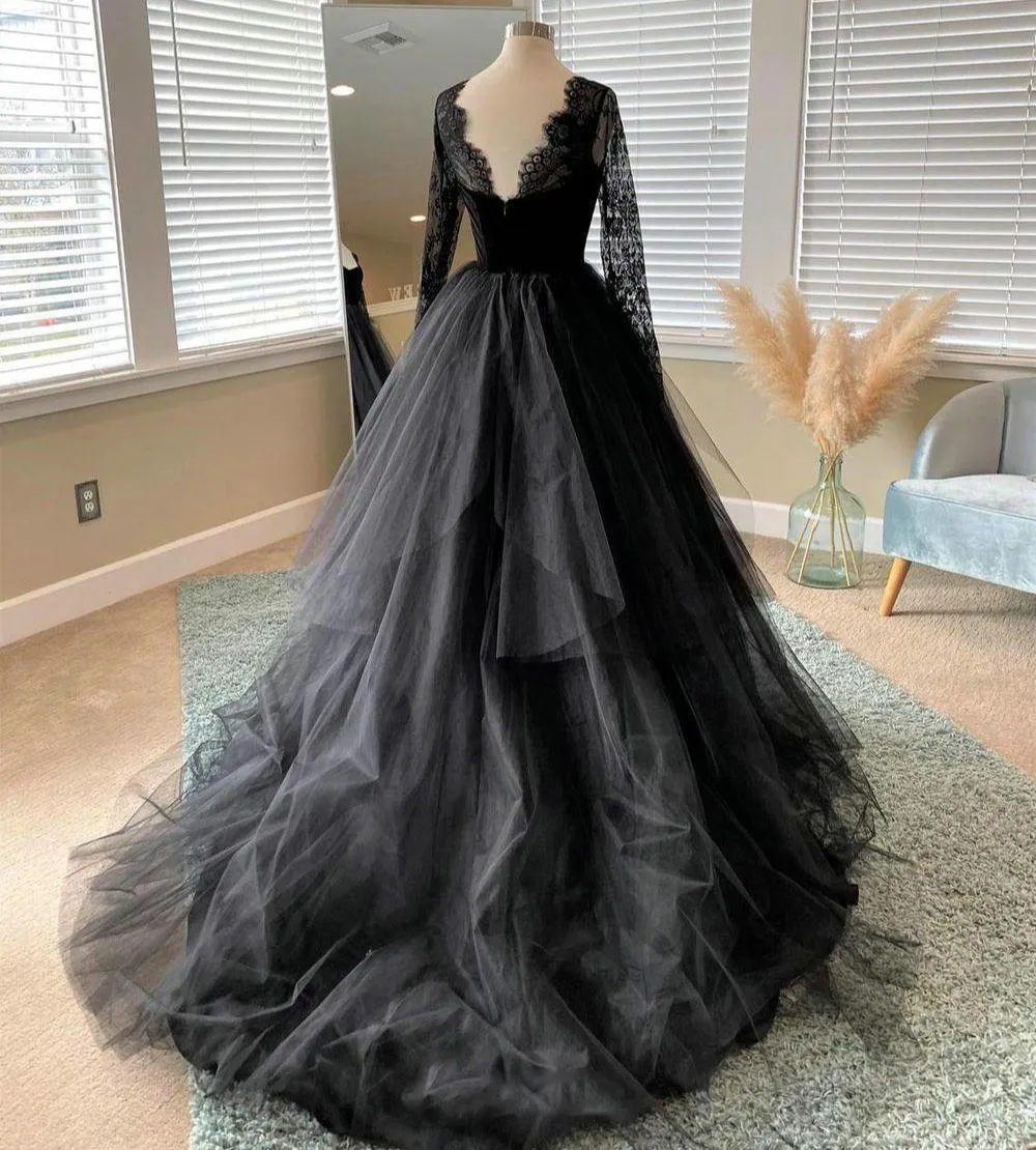 Gothic Long Sleeves Tulle Lace Appliques Sweep Eevening Gown