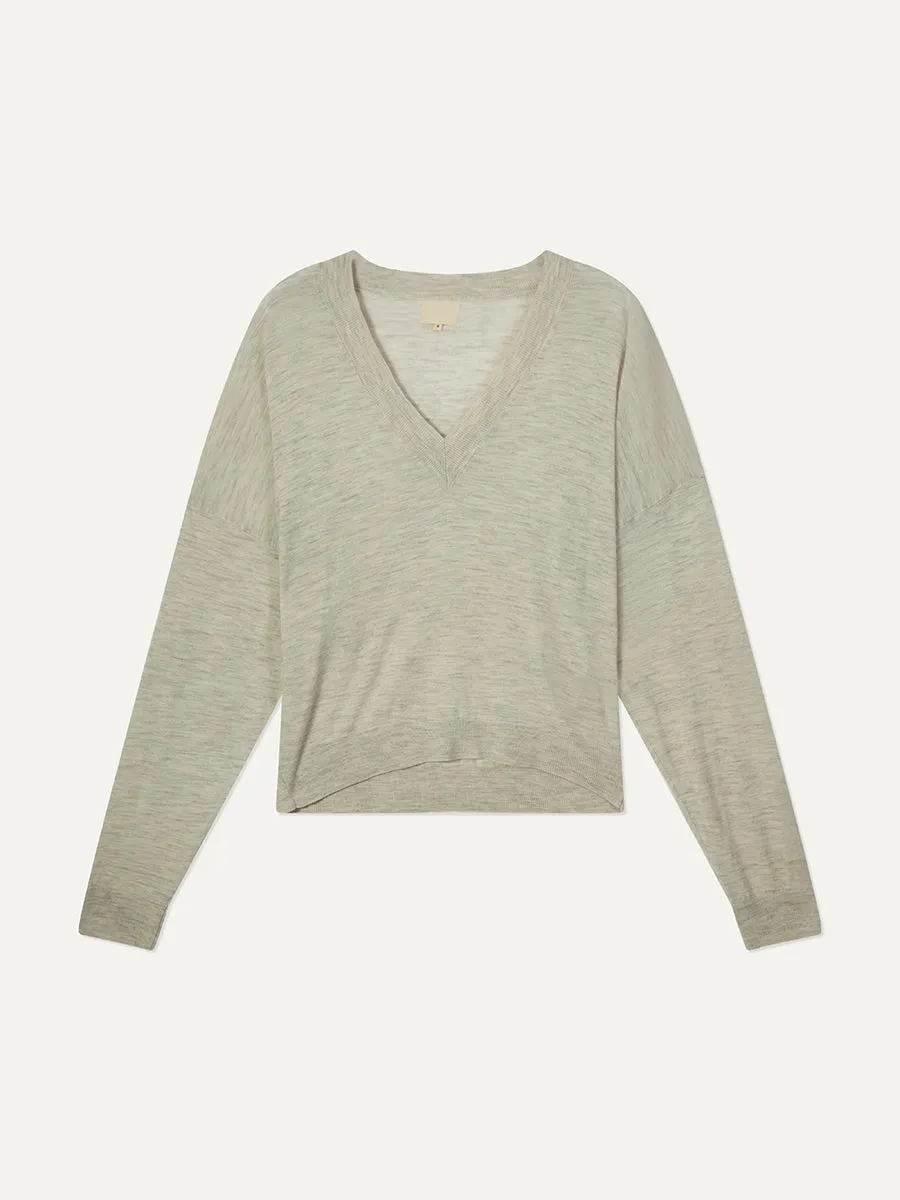 Hakueru V-neck Sweater