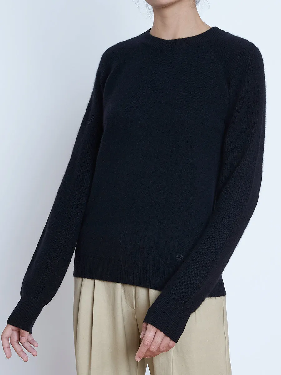 Levanzo Classic Round Neck Sweater