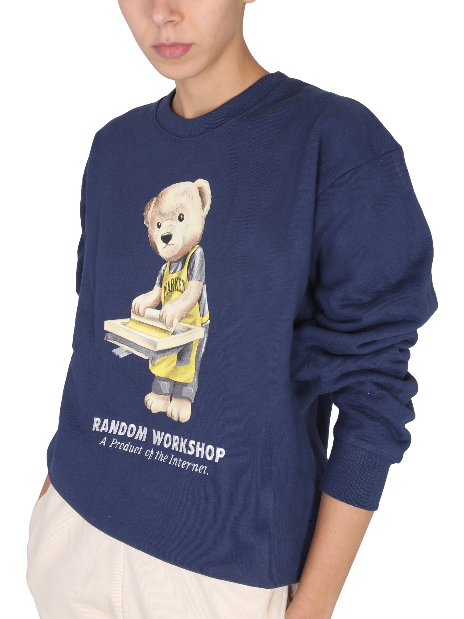 MARKET    RANDOM WORKSHOP BEAR SWEATSHIRT