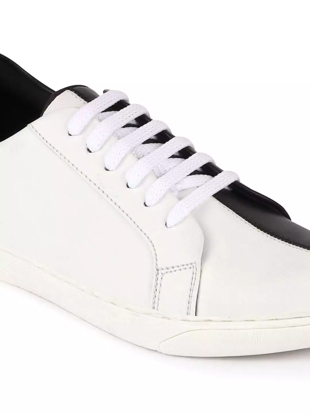 Men White/Black Lace Up Colorblocked Sneakers