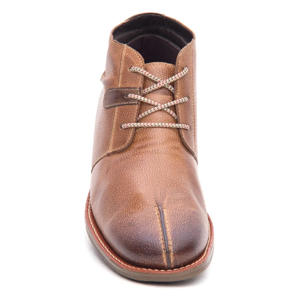 Sandro Moscoloni Patrick 3 Eyelet Center Seam Demi Chukka Boot